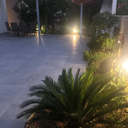 Be My Guest * Xylokastro