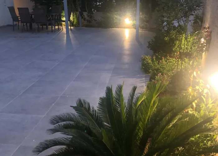 Be My Guest * Xylokastro