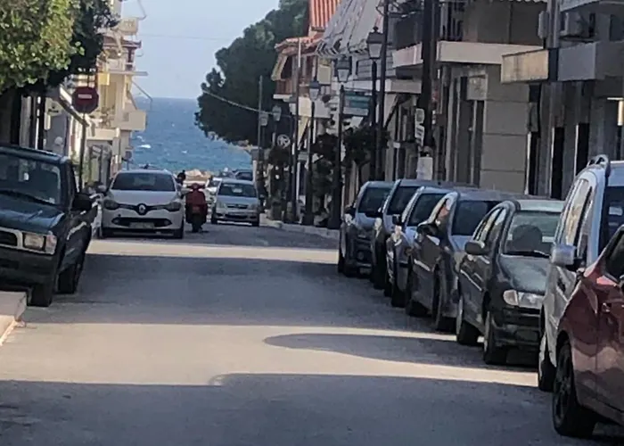 Be My Guest * Xylokastro